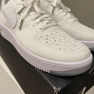 PreOwned Men’s Nike AF1 White Flyknit (10) Sneaker